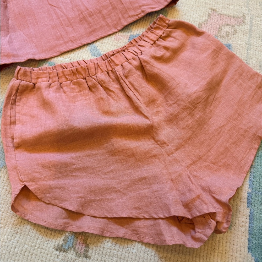 Vitamin A Women's Tallows linen shorts and  cropped linen top. - Picture 6 of 9